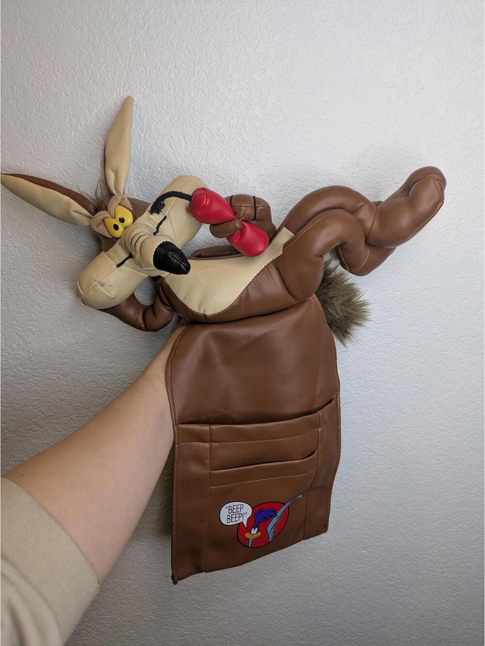 Rare Vintage 1997 Looney Tunes Wile E. Coyote Armchair Caddy Remote Holder